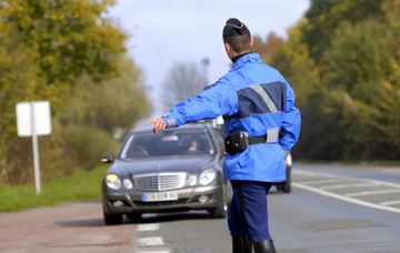 contrôle routier gendarme